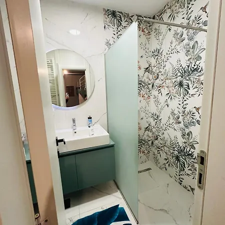Apartment Exclusive With Free Garage